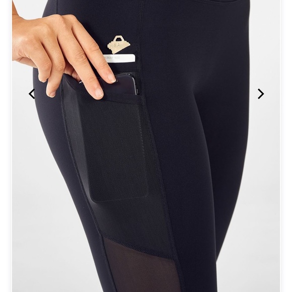 Trinity Mid-Rise Pocket Crop - Picture 3 of 3